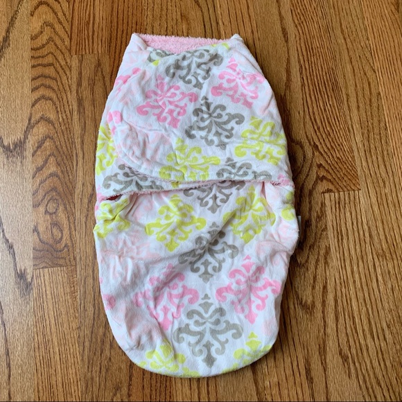 Just reduced Group of 6 swaddlers/sleep sacks Also listed separately in 3 pairs. - Picture 9 of 13